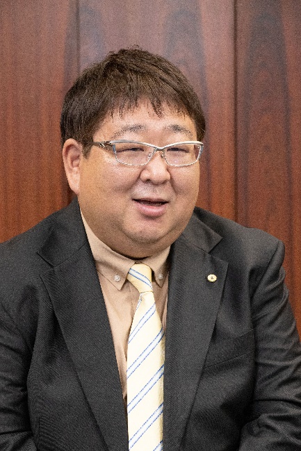代表 片峯章雅の写真